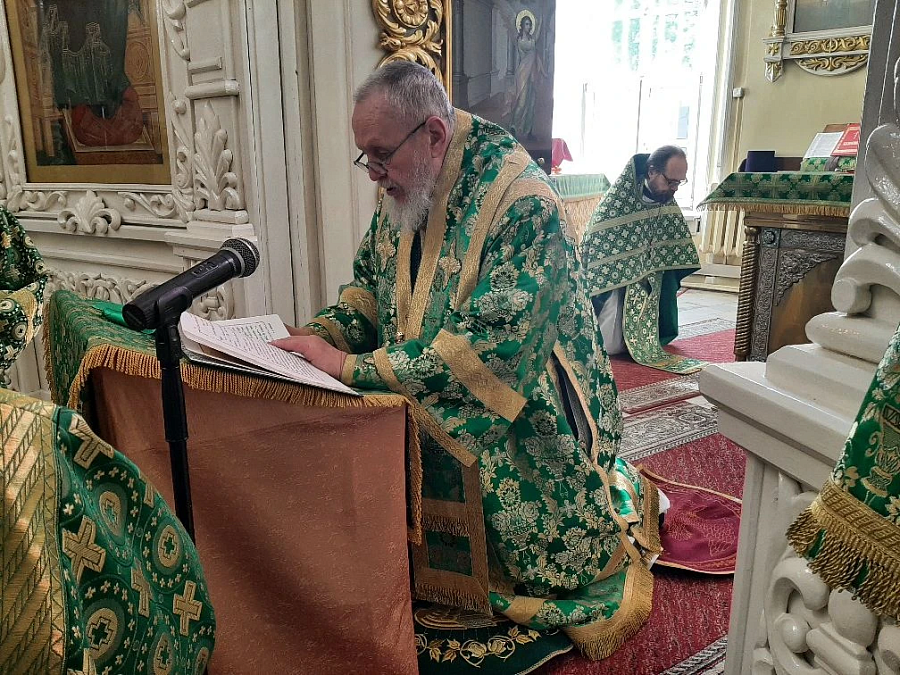 Праздник Святой Троицы в Преображенском кафедральном соборе Балашихи
